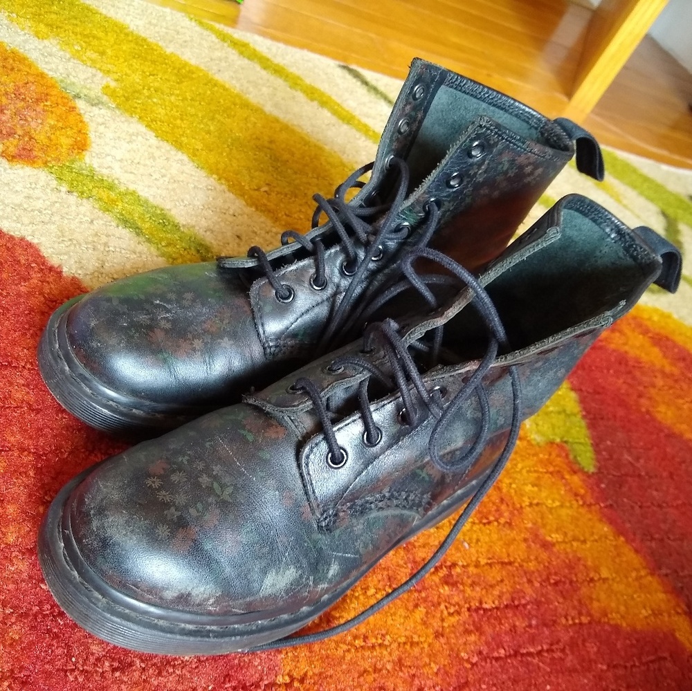 Black Subtle Floral Dr Martens